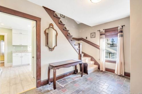 40 Commonwealth Ave, New Britain CT 06053-2913 exterior