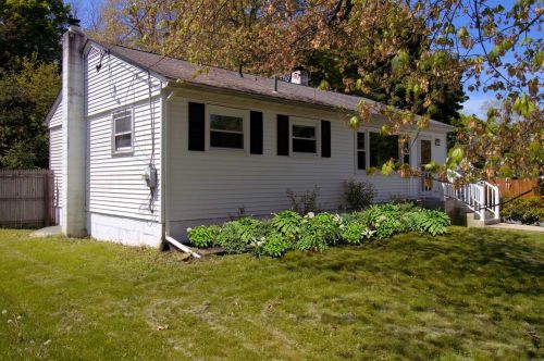 28 Bahret Ave, Poughkeepsie, NY 12601-1207