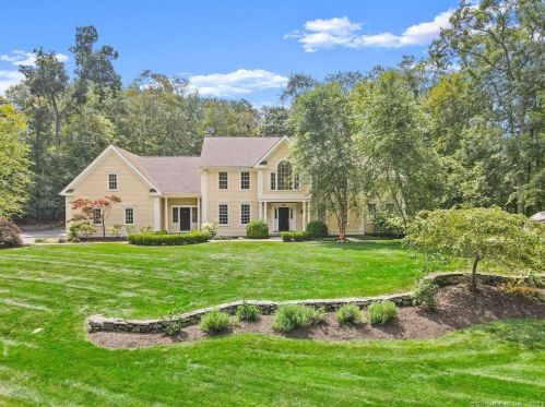 190 Bennetts Farm Rd, Ridgefield, CT 06877-1512