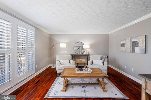 12524 Misty Water Dr, Herndon VA 20170-5702 exterior