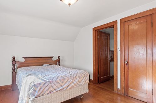 5945 40, Milwaukee WI 53208-3745 exterior