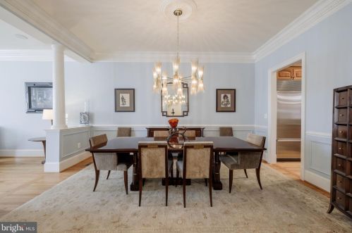 1456 Harvest Xing Dr, Mc Lean VA 22101-5651 exterior