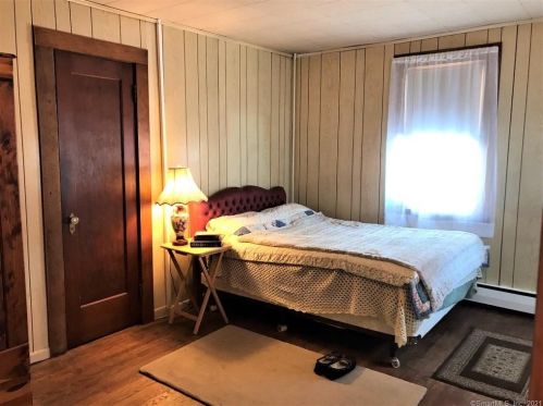 56 Derby Ave, Seymour CT 06483-3106 exterior