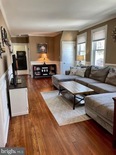 24 Edwin Ave, Trenton, NJ 08610-4420