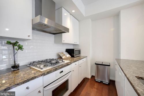 3251 Prospect St, Washington DC 20007-3243 exterior