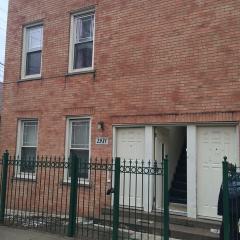 2931 Keeley St, Chicago IL  60608-5819 exterior