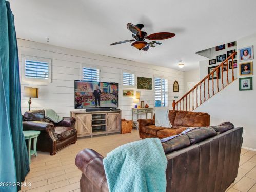 3039 Cavalry Dr, Phoenix, AZ 85086-3216