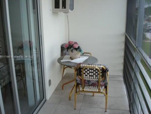 568 Mansfield, Boca Raton FL  33434-2442 exterior