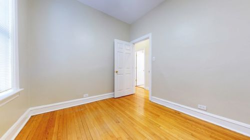 1922 Wilson Ave, Chicago IL 60625-3760 exterior