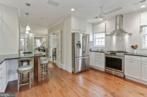 121 6 St, Washington DC 20002-2215 exterior