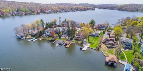 13 Pt Pleasant Rd, Hopatcong NJ 07843-1323 exterior