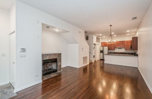 954 Crosby St, Chicago IL  60610-2402 exterior