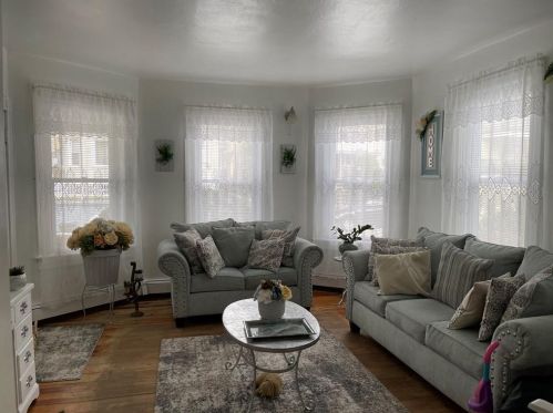 275 Diamond Hl Rd, Woonsocket RI 02895-1504 exterior