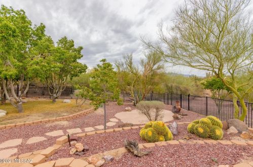 4578 Camino De Ln Codorniz, Tucson AZ 85745-9592 exterior