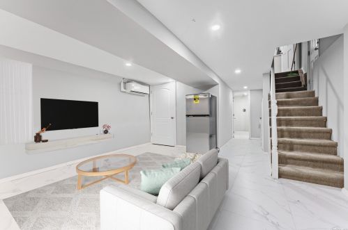 4031 Rombouts Ave, Bronx NY  10466-2513 exterior