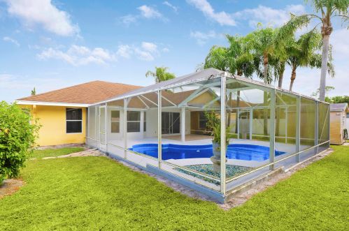 1826 Leafy Rd, Fort Pierce FL  34953-1392 exterior