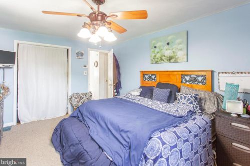 2504 48 St, Camden NJ 08110-2912 exterior