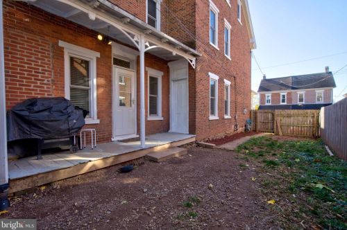 27 5 St, Pottstown PA 19464-5102 exterior