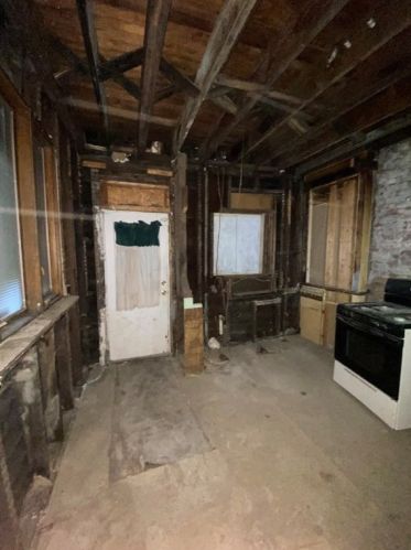 51 Lafferty Ave, Pittsburgh, PA 15210-1131