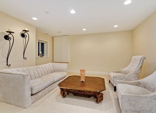 1126 Lill Ave, Chicago IL 60614-2018 exterior