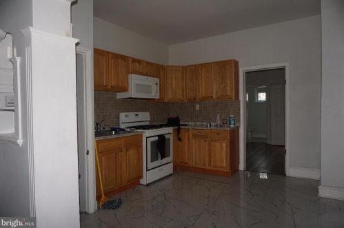 2558 31st St, Philadelphia PA  19132-2924 exterior