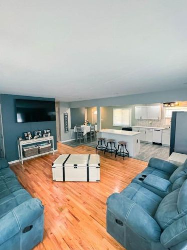 7926 Denver Ave, Milwaukee WI  53223-4940 exterior