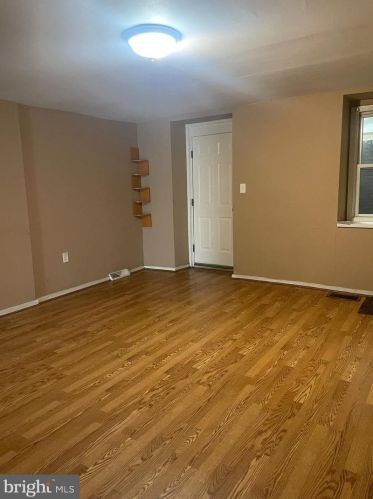 10 Upland Ave, Chester PA 19015-2445 exterior