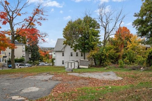 57 Fox St, Worcester MA 01604-4331 exterior