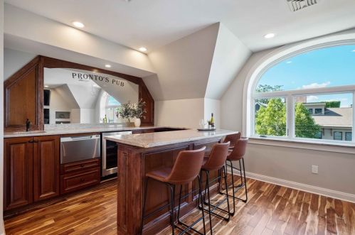 5532 Howe St, Pittsburgh PA 15232-2415 exterior