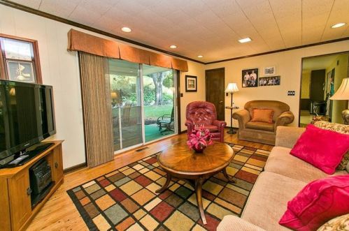 244 Penhurst Dr, Pittsburgh PA 15235-5321 exterior