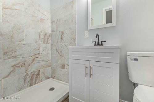 1343 Knox St, Tucson AZ 85705-2507 exterior