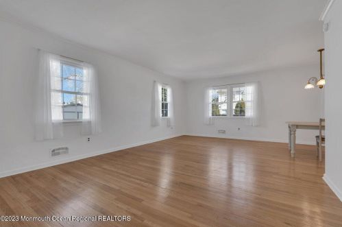 309 Eastham Rd, Point Pleasant Beach NJ 08742-2013 exterior