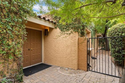 10632 11th St, Phoenix, AZ 85020-1180