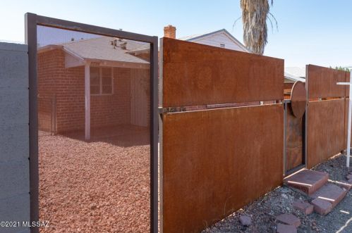 1710 Grant Rd, Tucson AZ 85712-2237 exterior