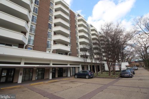 700 7th St, Washington DC  20001-3716 exterior