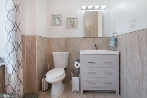 1144 4 St, Philadelphia PA 19133-3208 exterior