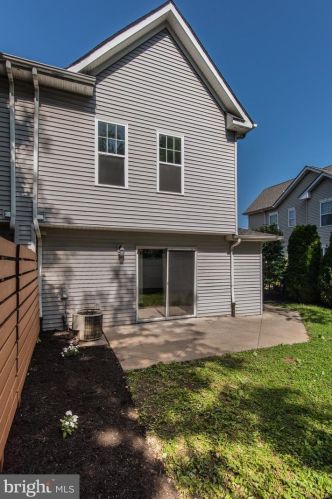 1915 Franklin St, Philadelphia PA 19122-2015 exterior