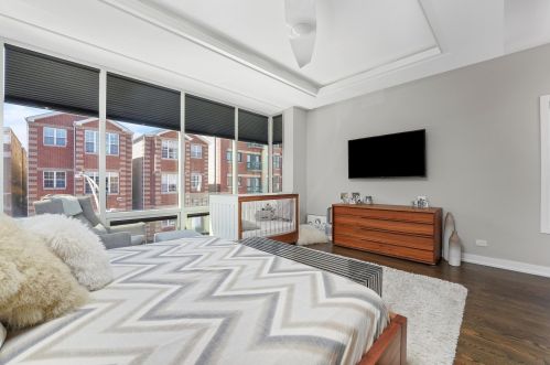 2026 Superior St, Chicago IL 60612-1313 exterior