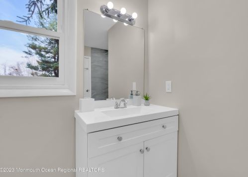 176 Bartley Rd, Jackson Twp NJ  08527-1240 exterior