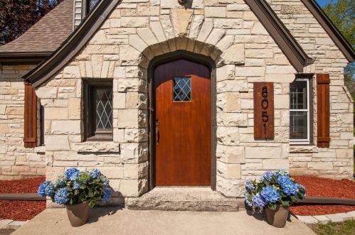 8051 37th St, Milwaukee WI  53209-1503 exterior