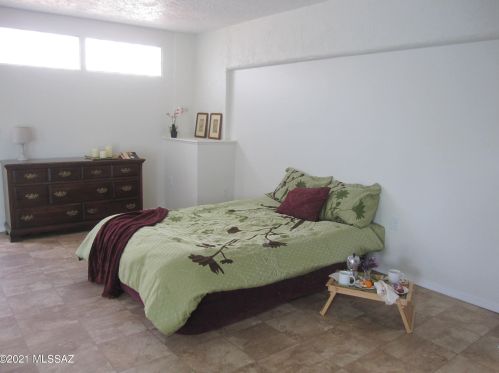 735 Abrego Dr, Green Valley AZ 85614-3637 exterior