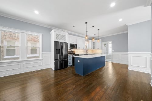 7920 Crandon Ave, Chicago IL 60617-1147 exterior