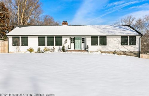 284 Pelican Rd, Middletown NJ 07748-3040 exterior