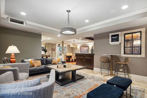 832 Colfax Ave, Elmhurst IL 60126-4535 exterior