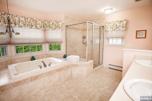 218 Manhattan Ter, Dumont NJ  07628-2234 exterior