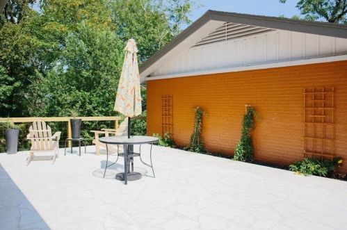 1302 52nd St, Austin TX  78723-3070 exterior