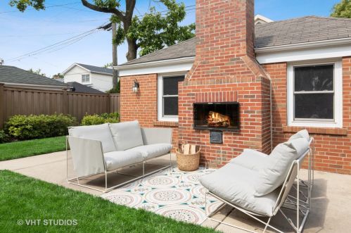 5656 Kenneth Ave, Chicago IL  60646-5906 exterior