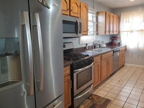 386 New York Ave, Providence RI  02905-2802 exterior