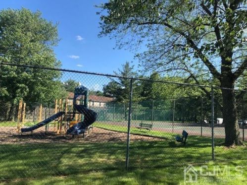 388 Rittenhouse Ct, New Brunswick NJ 08902-3536 exterior