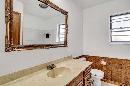 2704 Balsam St, Longview TX 75605-1920 exterior